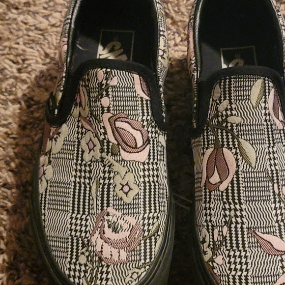 Vans - Picture 4 of 6